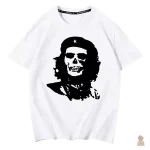 T-shirt avec motif crâne inspiré du mouvement révolutionnaire