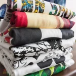 T-shirt KGB, couleur rouge or, pour un look audacieux
