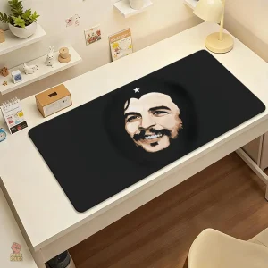 Tapis bureau Che Guevara portrait souriant fond noir XXL