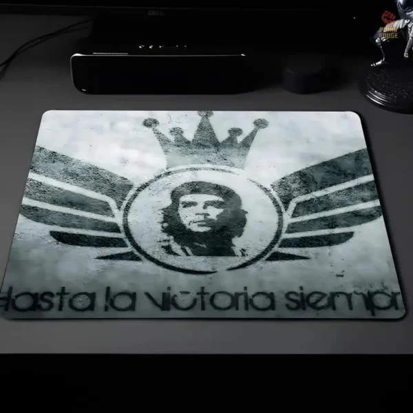 Tapis noir avec design révolutionnaire Che Guevara