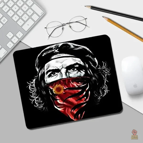 tapis-che-guevara-masque-bandana-rouge-tournesol-fond-noir-1 Tapis Che Guevara avec masque bandana rouge sur fond noir
