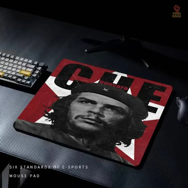 Illustration de Che Guevara en couleur rouge sur tapis