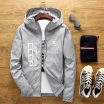 Veste colorée au style vintage soviétique